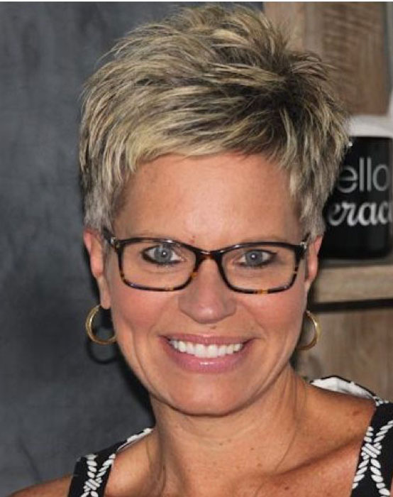 Blonde Pixie mit umgedrehter Front: