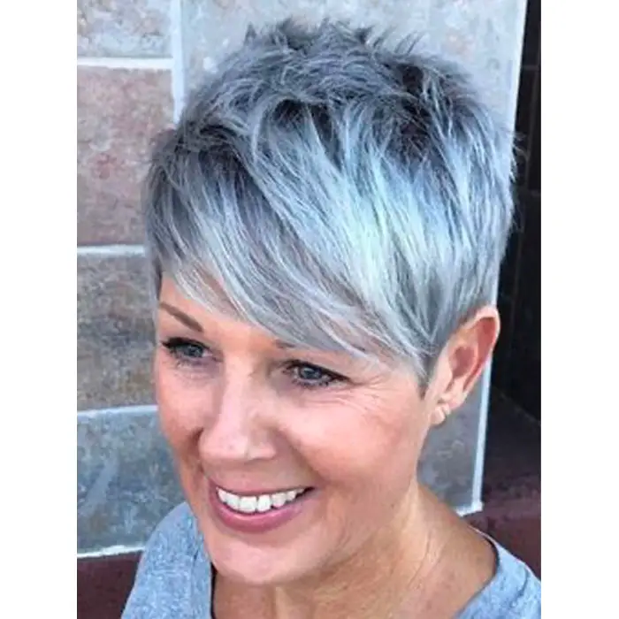 Graues Haar 20x Tauchschnitte, die sich auch als super hip erweisen