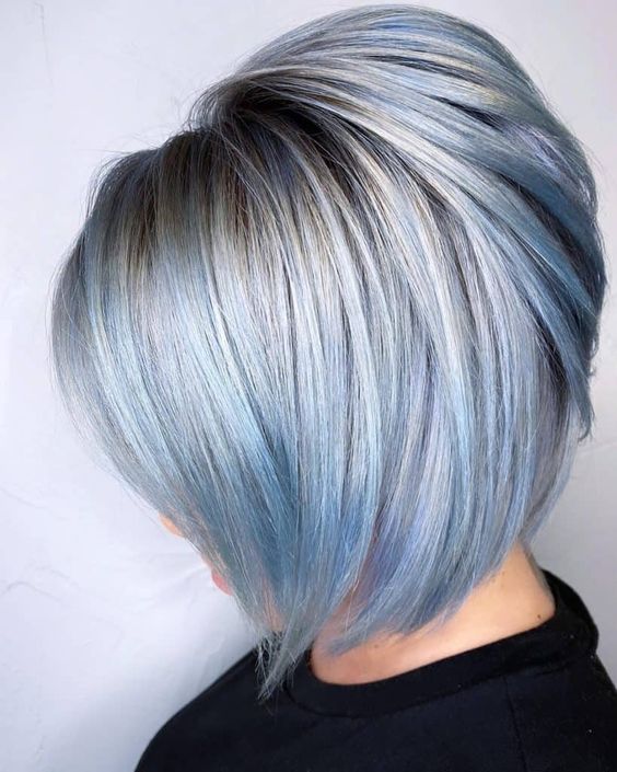 Freche Frisuren für Frauen mit dickem kurzen Haar