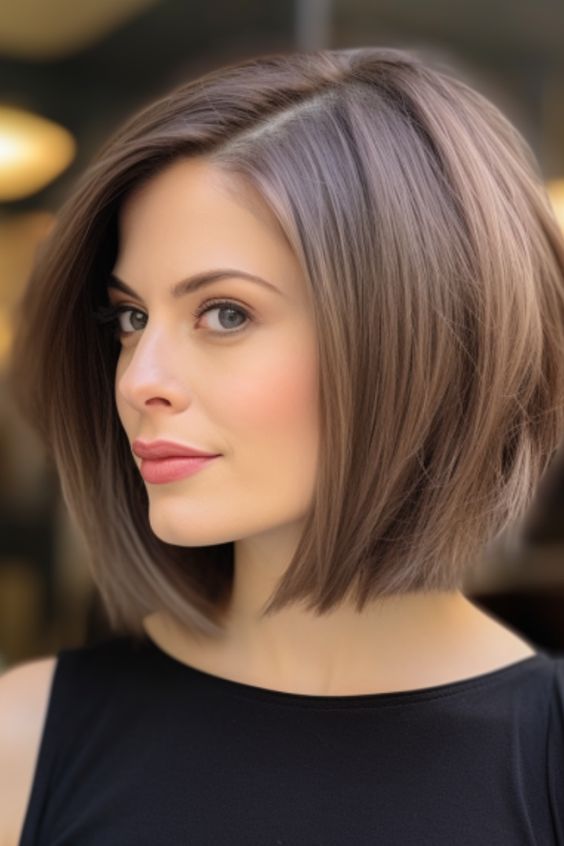 Freche Frisur für mittellanges Haar bei Frauen: Ideen und Tipps