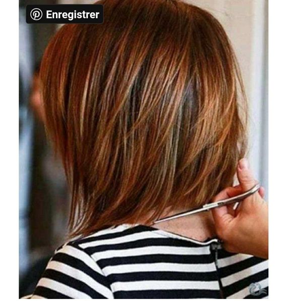 Freche Frisur für mittellanges Haar bei Frauen: Ideen und Tipps