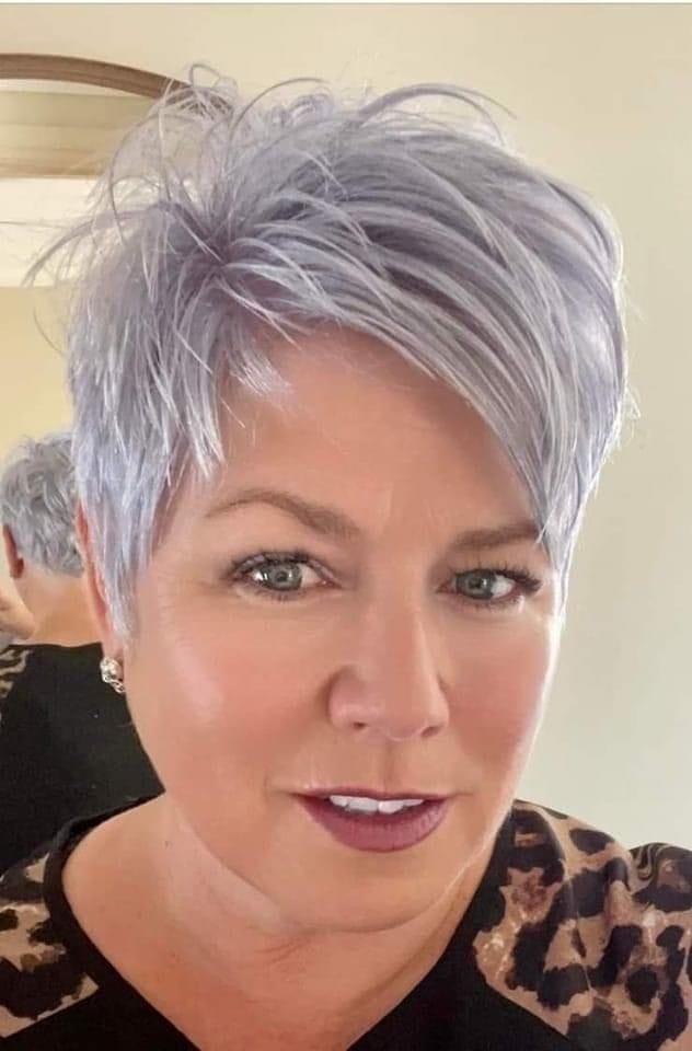 Frisuren für graue Haare ab 60