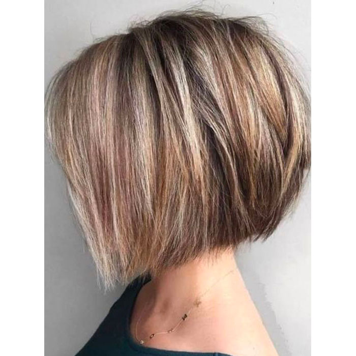 Freche halblange gestufte Frisuren für Frauen: Top 22 Frisuren