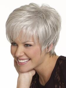 Haarfarbe für Frauen ab 50 Jahren mit feinem Haar
