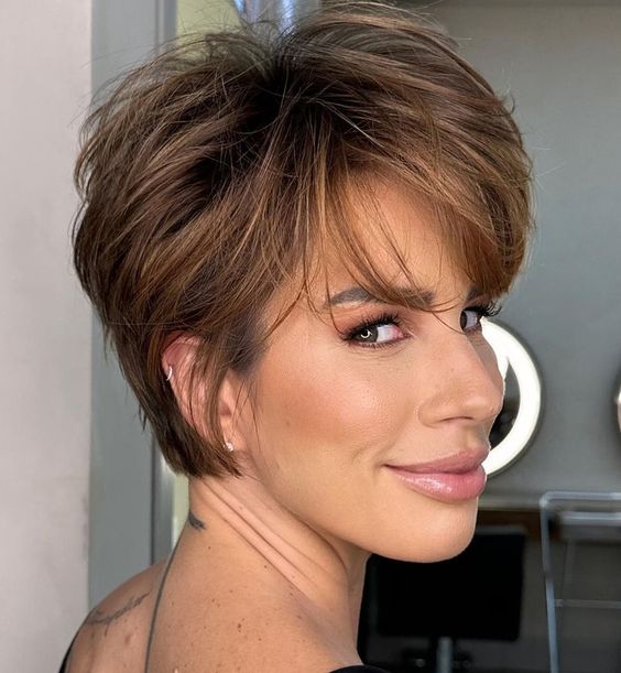 Freche Frisuren für das Jahr 2024: Die besten Ideen für den perfekten Look!