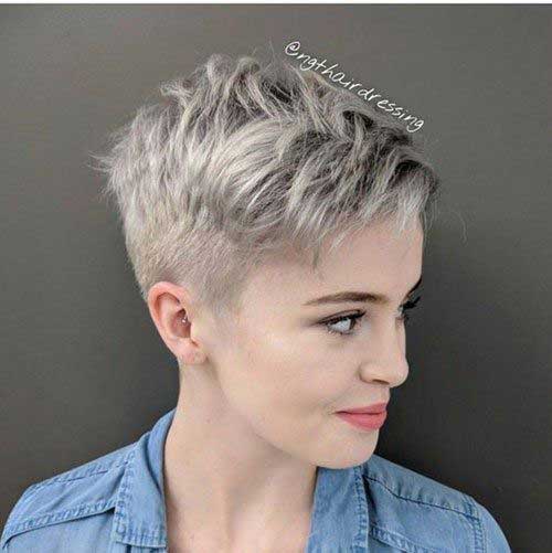 11 Kurzhaarfrisuren, die der Look des Jahres 2023 definieren!