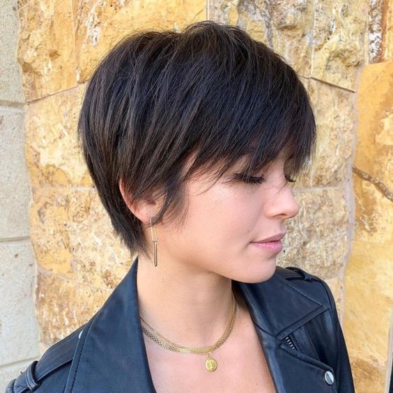 10 Frisuren, die Sie für stilvolle Looks lieben werden!