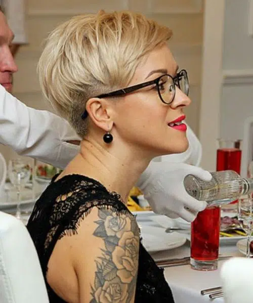 Entdecke die heißeste Frisur 2023 – Genieße ein neues Image!