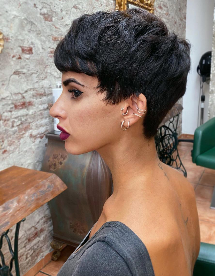 Einfache und niedliche kurze Frisuren für die Reise