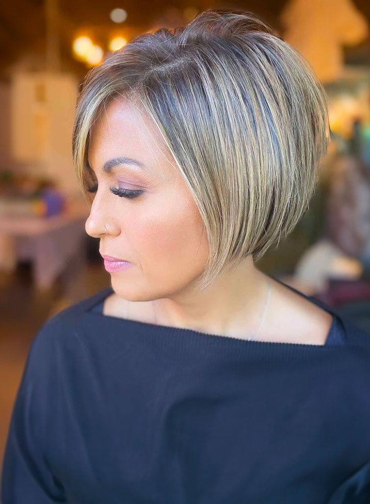 Bob Fangen Sie Die Neuesten Trends Mit Haar-Stil