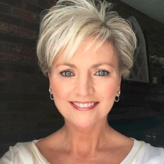 Entdecke jetzt 20 Unmögliche Styles, die Deine Kurzhaarfrisur cool machen!