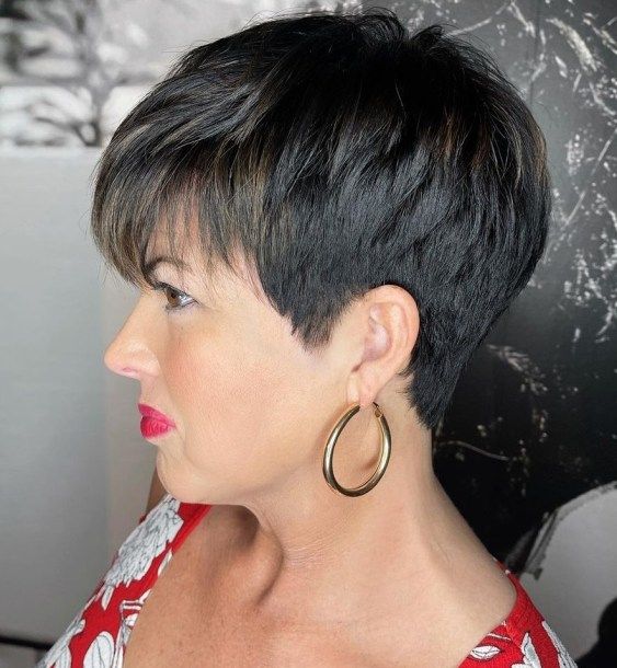 Bei Freche Frisuren finden Sie eine Liste von 25 völlig verrückten Pixie-Cut-Ideen