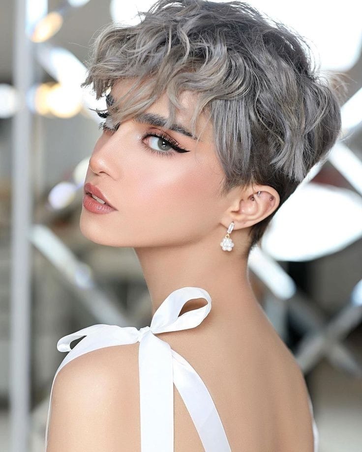 Entfessele dein kurzes Haar mit diesen 25+ faszinierenden Frisuren!