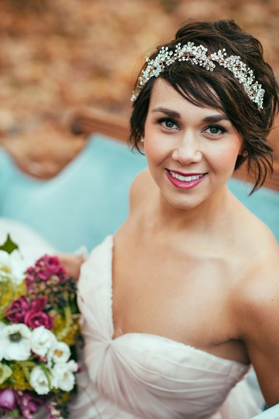Träumen Sie am Hochzeitstag von einer atemberaubenden kurzen Frisur? Hier finden Sie 15 Ideen, die Sie begeistern werden!