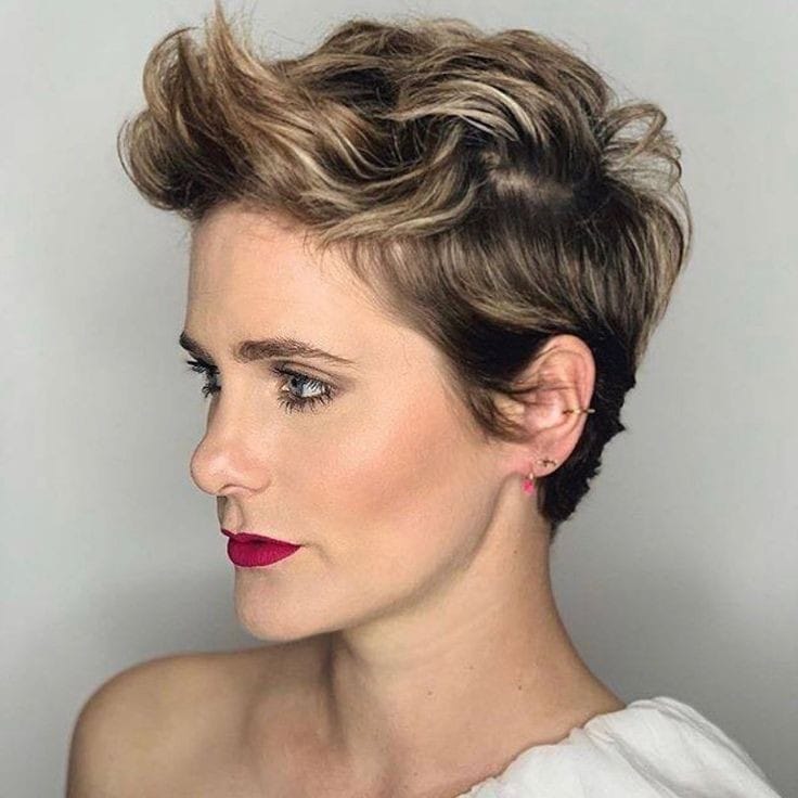 10 einfache Frisuren, die knappe 5 Minuten brauchen, um Ihr kurzes Haar ganz besonders zu machen!