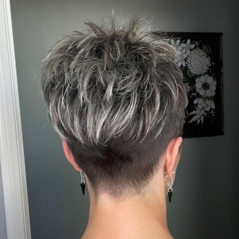 10 süße & einfache Frisuren für kurzes Haar