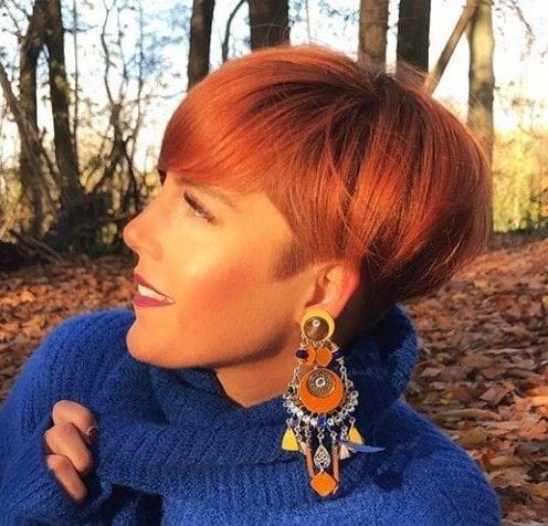 Haben Sie Fragen zu roten Frisuren? Wir haben die Antworten! Hier sind die am häufigsten gestellten Fragen und alles, was Sie wissen müssen.