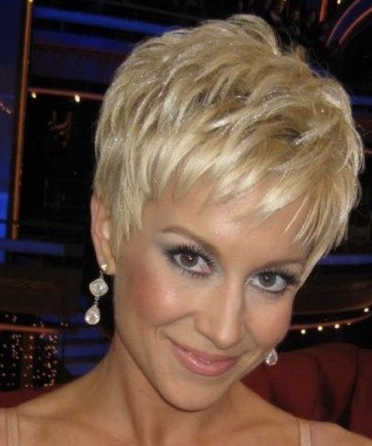 Populäre Pixie-Schnitte für blondes Haar: Welcher verändert dein Leben heute?