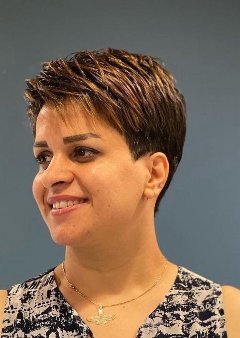 Styling-Tipps für jünger aussehendes Haar