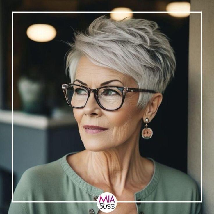 17 einfache Frisuren, die auch faule Anfänger kopieren können