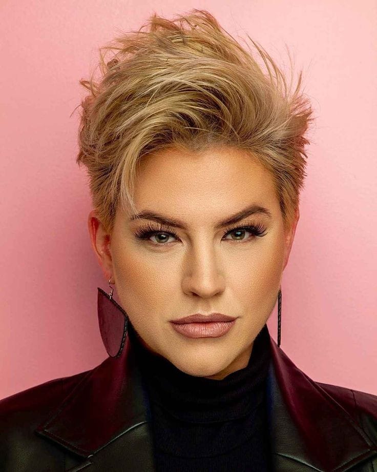 Pixie-Revolution: Reife Frauen verwandeln sich mit Ultra-Short-Cuts