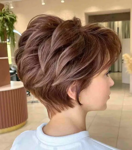 Frech Frisuren Bob Kurz Stufig Hinten