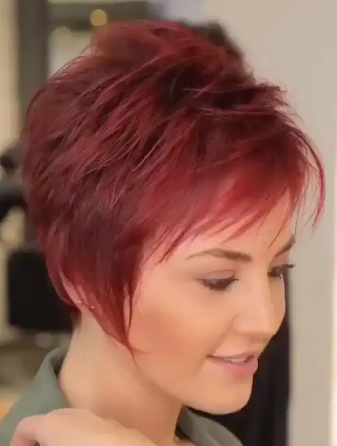 Die Faszination von roten Kurzhaarfrisuren erkunden.