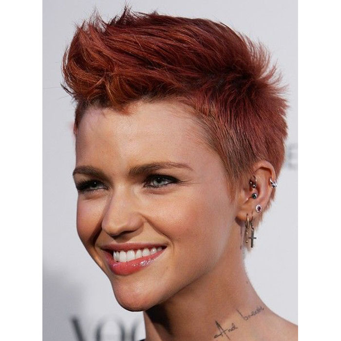 Die geheime Waffe für unwiderstehliche Kurzhaarfrisuren: Rote Haarfarbe!