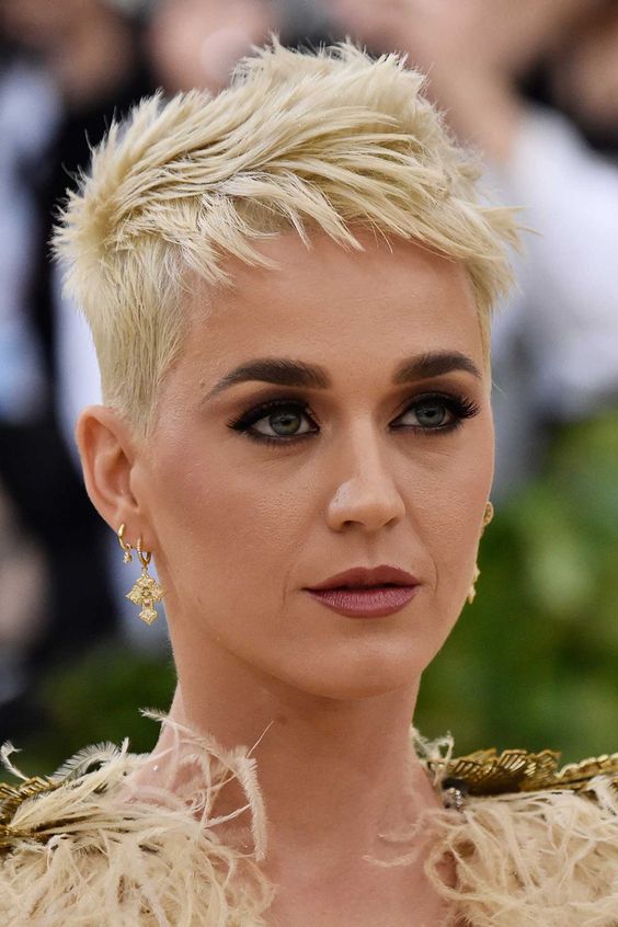 Die richtige Kurzhaarfrisur wählen: Dein ultimativer Guide für einen umwerfenden Look!