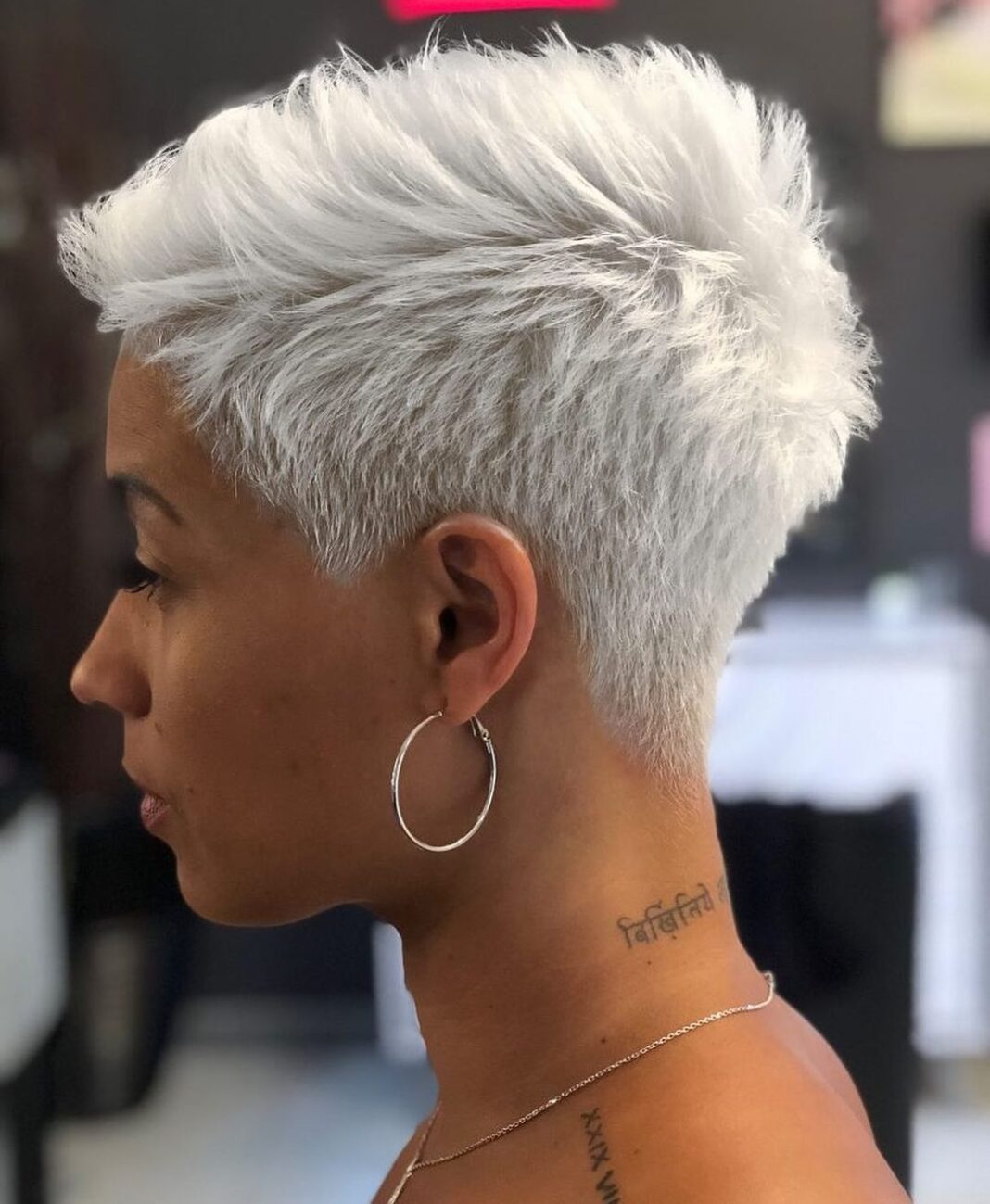 Pixie Cut: Mehr als Nur Eine Frisur für ältere Frauen