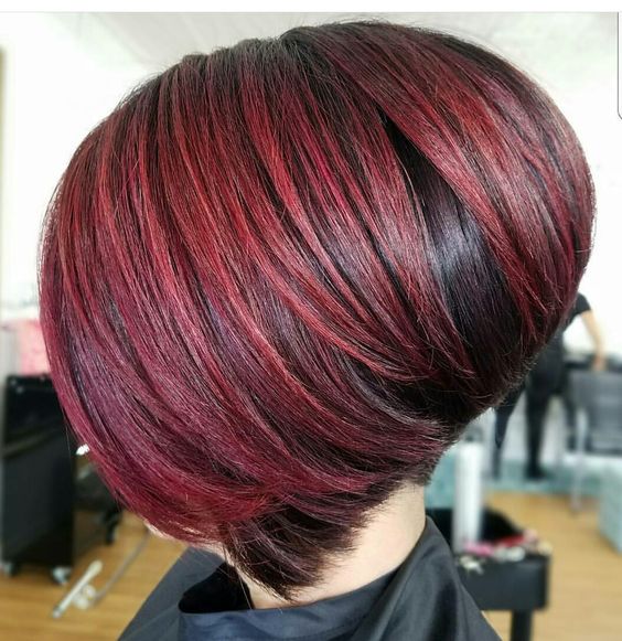 Haare in einem extravaganten Rot- und Kupferton