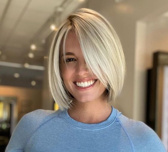 Mittellange Haarschnitte für Frauen ab 50