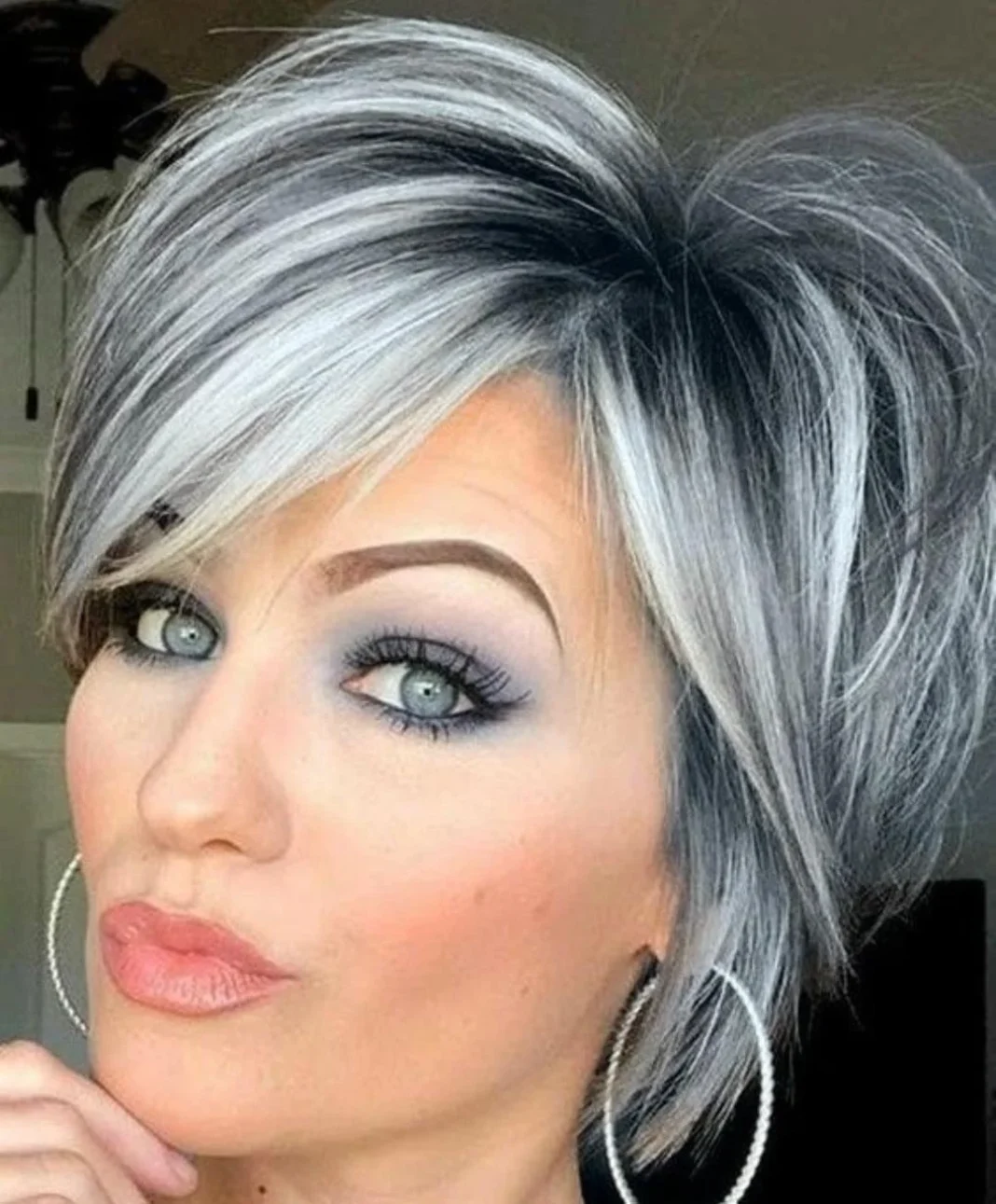Gestufter Bob Cut ab 50 für feines Haar
