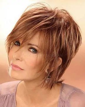 Zeitlose Eleganz: Dauerhafte Kurzhaarfrisuren für Frauen jeden Alters