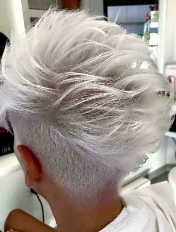 Pflegeleicht und praktisch: Kurze Frisuren im Alltag