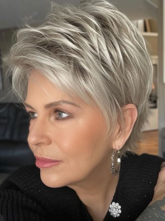 Pflegeleicht und praktisch: Kurze Frisuren im Alltag