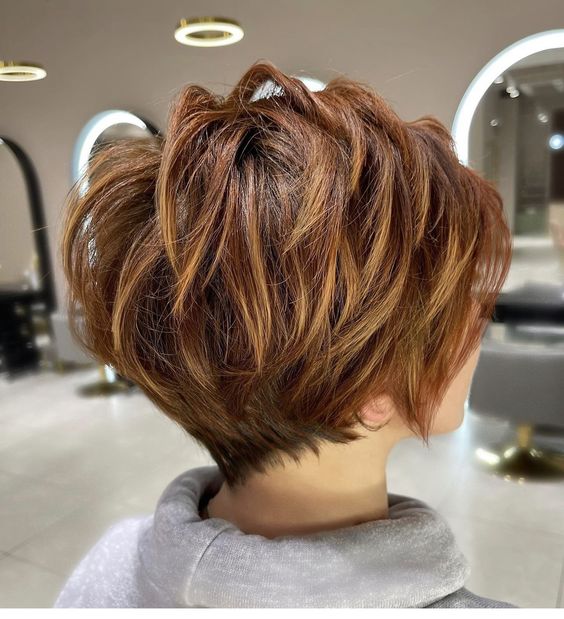 Trend:Bob ist eine der beliebtesten Frisuren 2024! So stylen Sie sie richtig