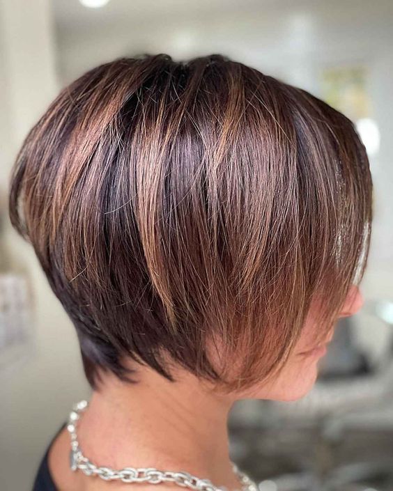 Trend:Bob ist eine der beliebtesten Frisuren 2024! So stylen Sie sie richtig