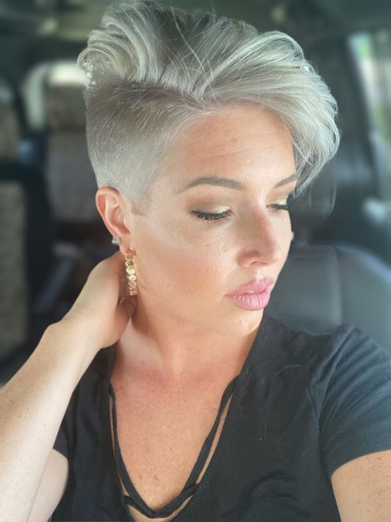 20 Einzigartige und stilvolle Undercut Kurzhaarfrisuren für Frauen