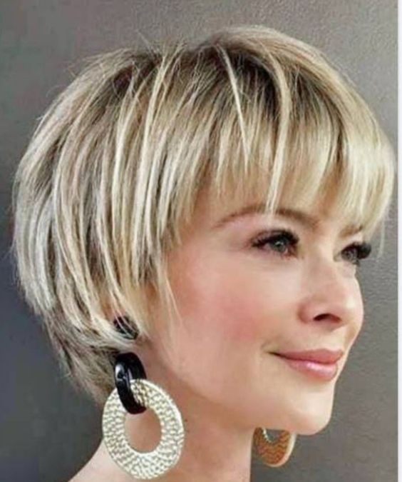 Kurze Bob-Frisuren: Trendig und pflegeleicht