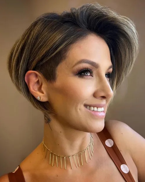 Schnitt für mittellanges und kurzes Haar: Wem steht diese Trendfrisur und wie stylt man sie richtig?
