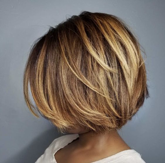 Schönheit in der Mitte: Frisuren, die Ihre mittellangen Haare zum Strahlen bringen