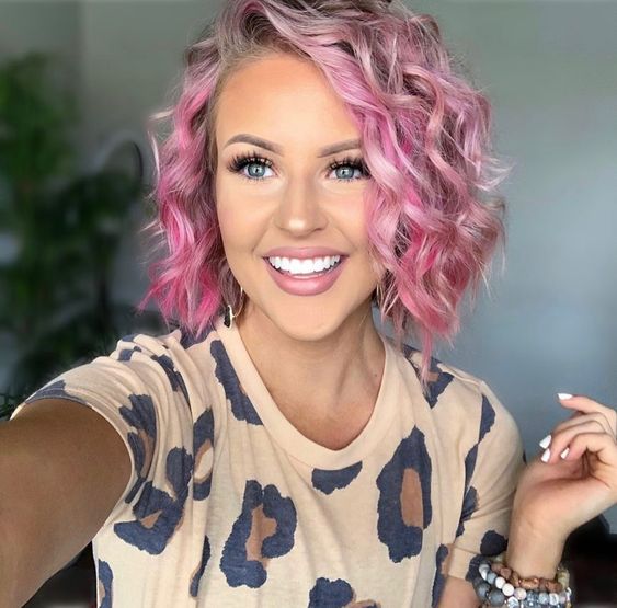 Schönheit in der Mitte: Frisuren, die Ihre mittellangen Haare zum Strahlen bringen
