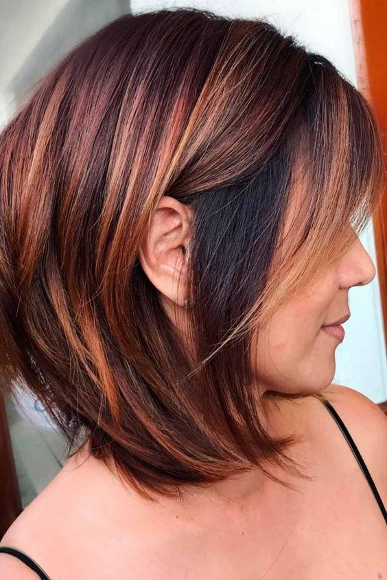 Schönheit in der Mitte: Frisuren, die Ihre mittellangen Haare zum Strahlen bringen