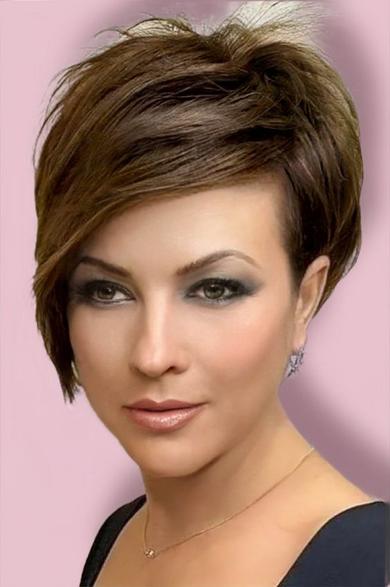 Pixie Cut mit Pony – eine Kurzhaarfrisur mit viel Dynamik