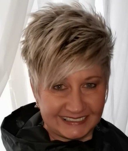 Mühelose Eleganz: Erdige Brauntöne für einen zeitlosen und ansprechenden Stil!