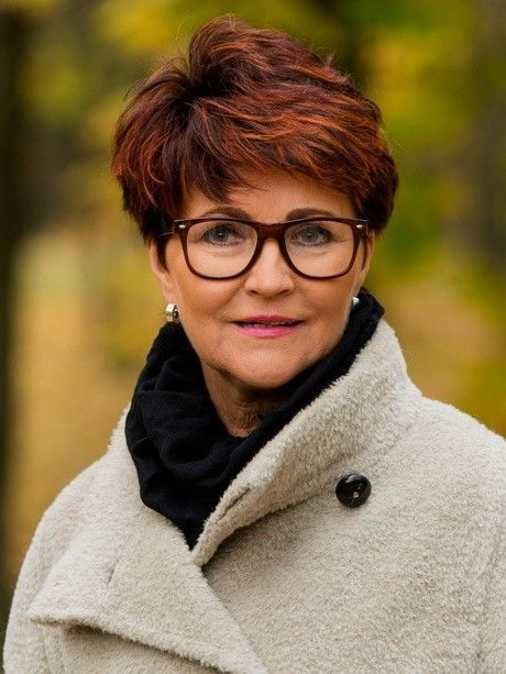 Mühelose Eleganz: Erdige Brauntöne für einen zeitlosen und ansprechenden Stil!