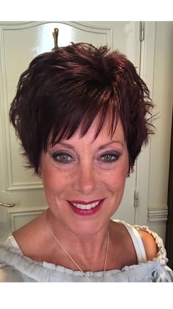 Mühelose Eleganz: Erdige Brauntöne für einen zeitlosen und ansprechenden Stil!