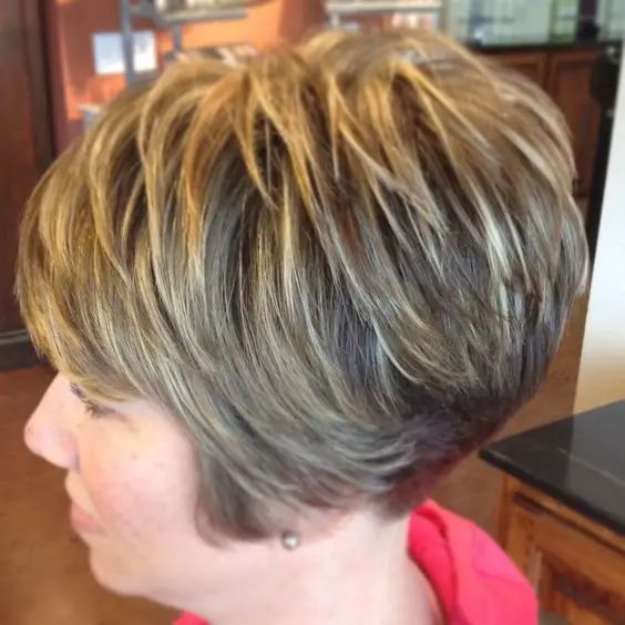 Mühelose Eleganz: Erdige Brauntöne für einen zeitlosen und ansprechenden Stil!