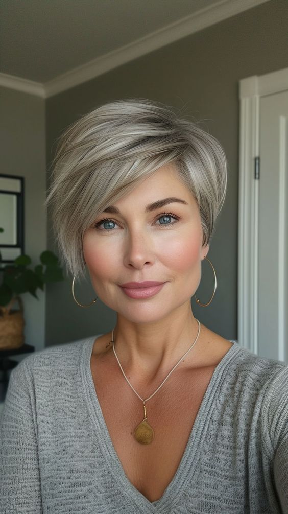Lange, lockige Haare: